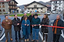 Salanueva y Alba inauguran una rotonda en Leitza