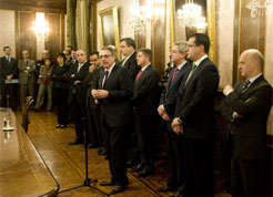 El Presidente Sanz, durante la firma del acuerdo.