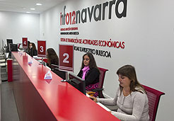 Operadoras de la oficina Infonavarra 012 de Pamplona.