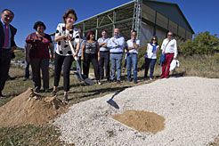 La Presidenta Barcina, durante el acto de colocación de la primera piedra de la nueva conducción.