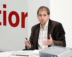 Fermín Alvira, en un momento de su conferencia.