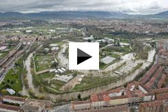 Vista aérea del Río Arga a su paso por el barrio pamplonés de San Pedro.