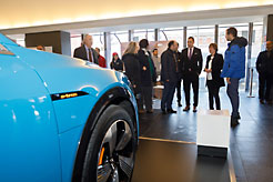 Visita de los expositores en Baluarte.