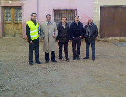 El director general Izco durante su visita a las obras de pavimentación en Villatuerta