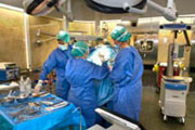 Imágenes de una operación de neurocirugía realizada esta mañana