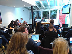 Nafarroaren Bruselako Ordezkaritzan egindako bileraren irudia.