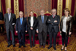Lehendakaria eta Estatuko idazkaria, Nafarroako Lehendakari Yolanda Barcina, Miguel Sanz, Juan Cruz Alli eta Jaime Ignacio del Burgorekin.