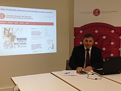 Pedro González, durante la presentación de la nueva web del Consejo Escolar de Navarra.