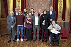 Foto de grupo de las personas premiadas.