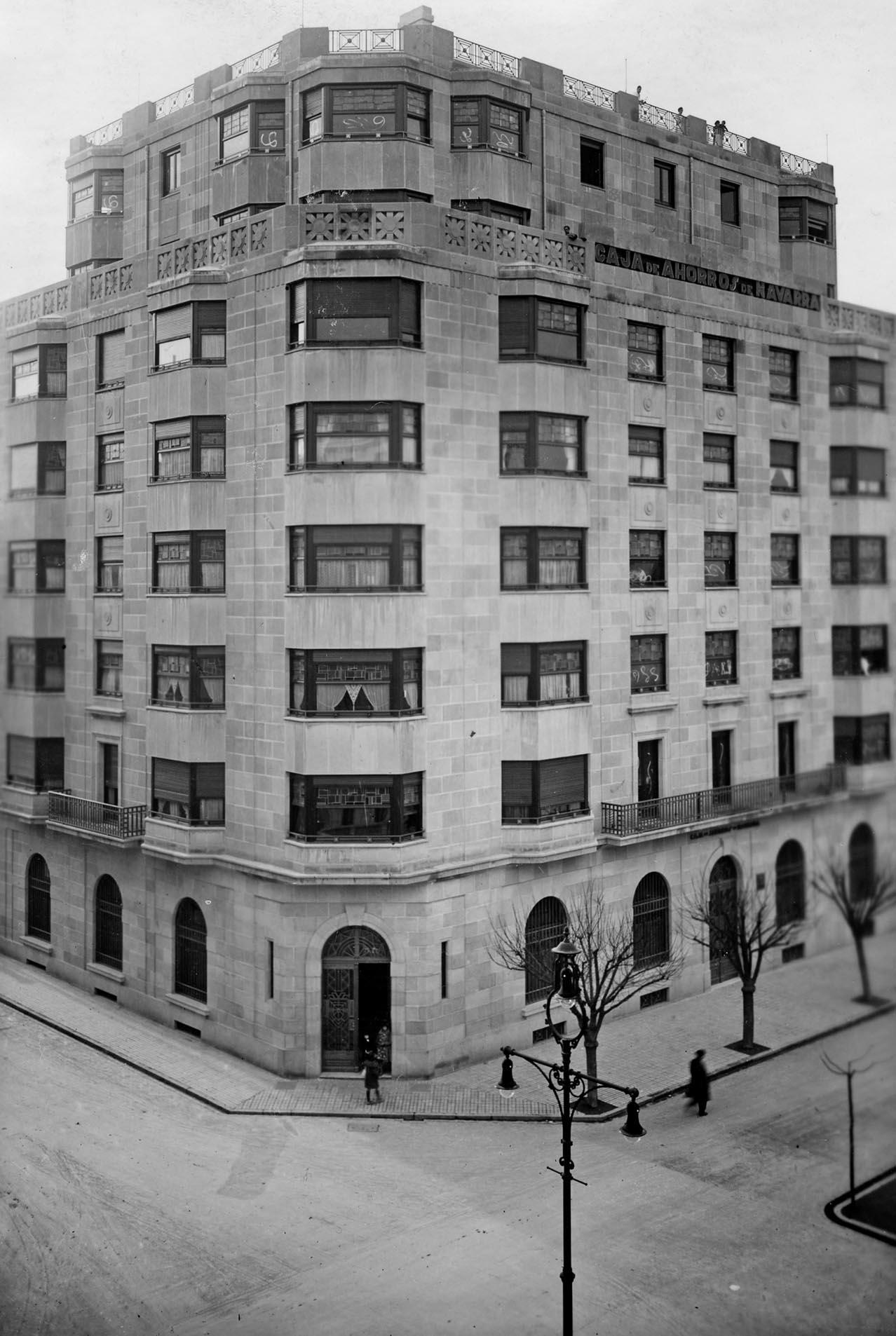 Caja de Ahorros de Navarra. Edificio social en Pamplona. navarra.es