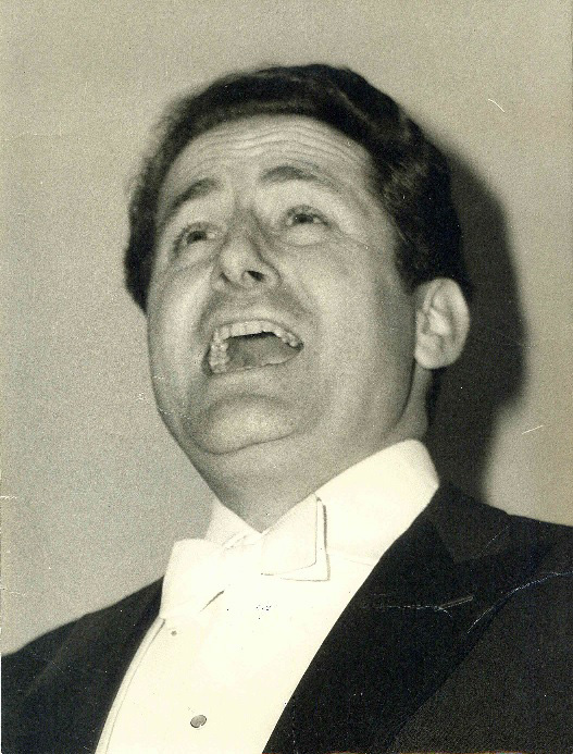  Ricardo Visus tenorra.