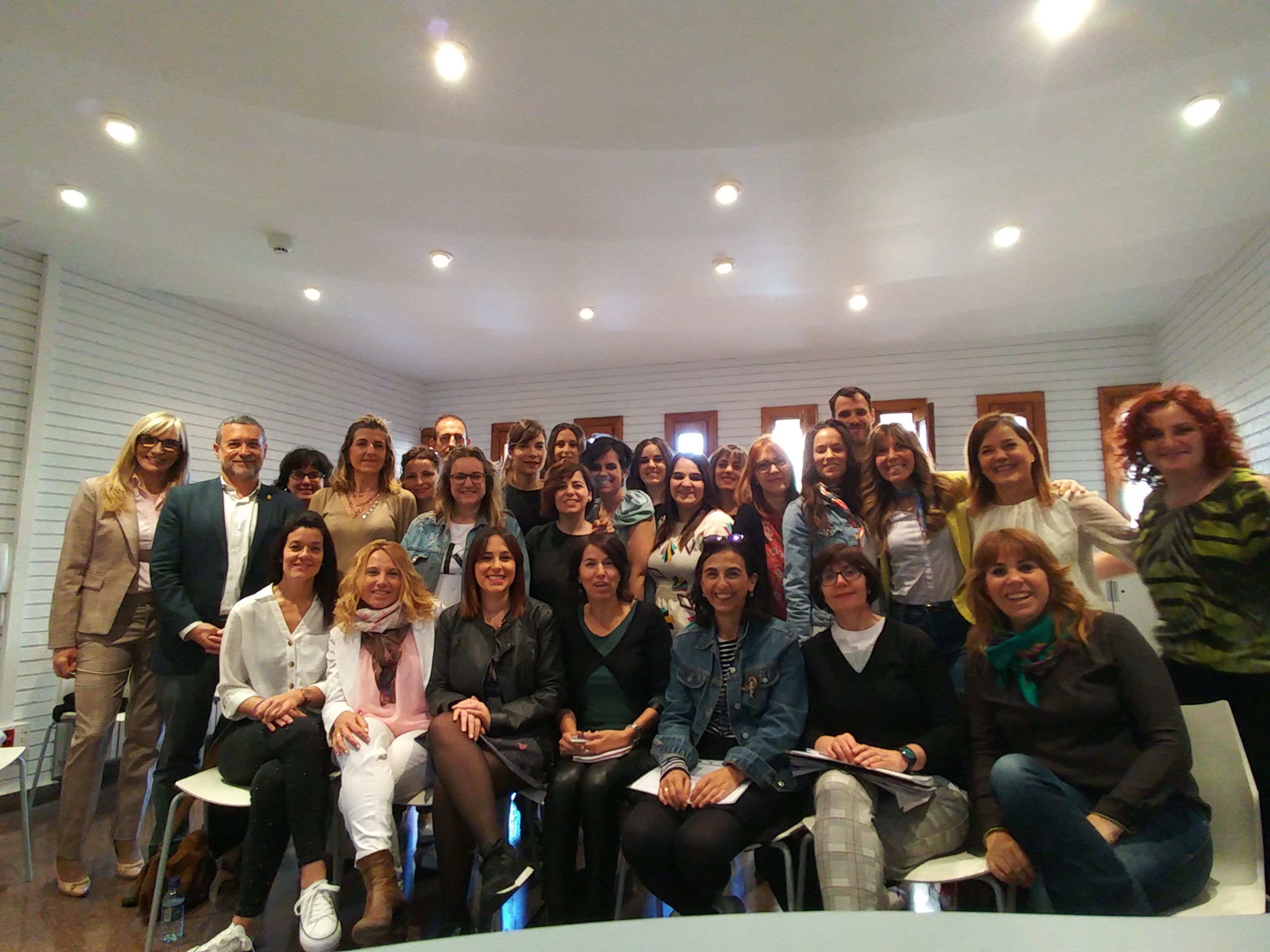 El Gobierno de Navarra se reúne con las profesionales de los centros de servicios sociales