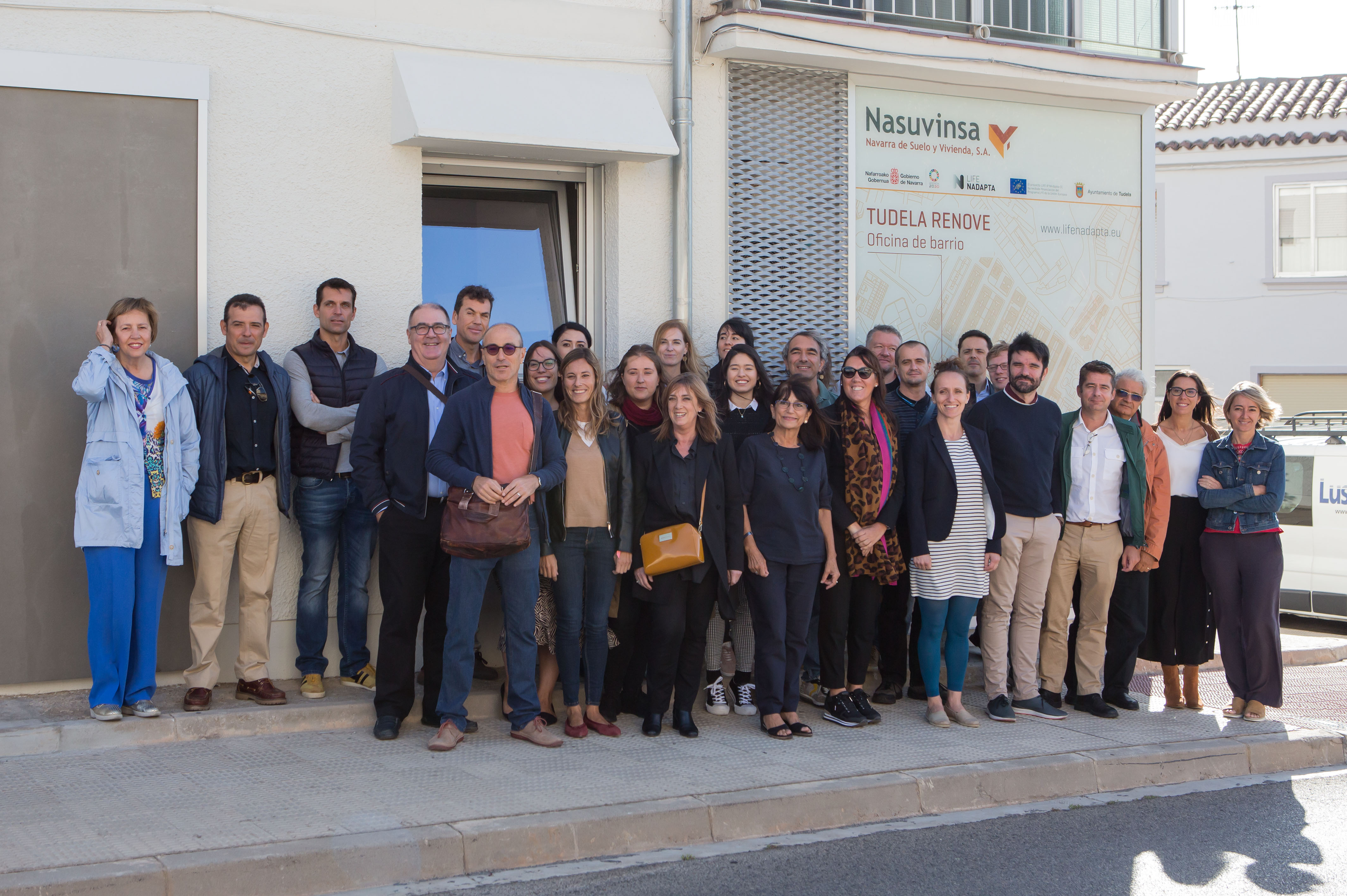 Representantes del Gobierno de Navarra y socios europeos durante la visita.