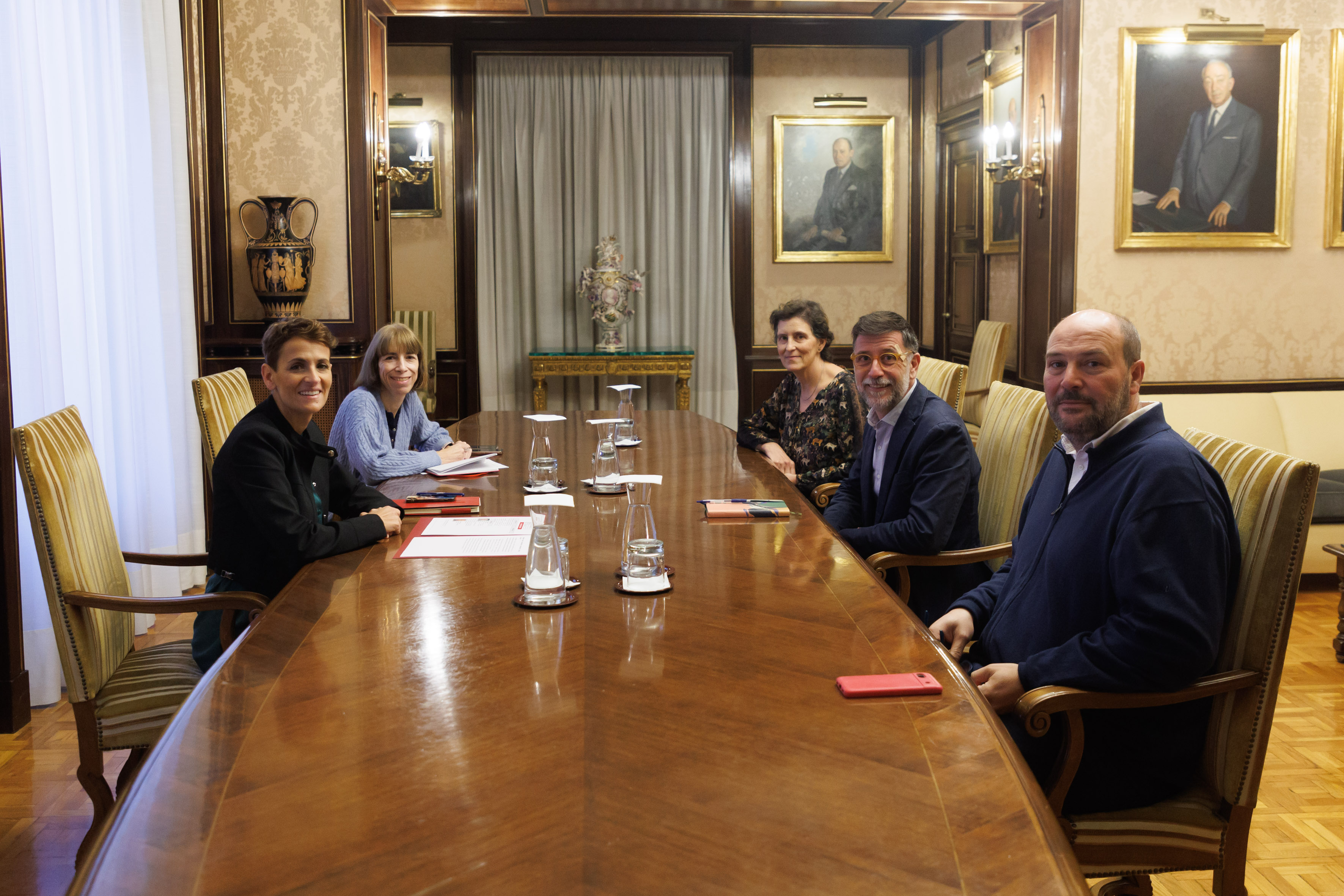Imagen del artículo La Presidenta Chivite muestra el compromiso del Gobierno de Navarra con la cooperación al desarrollo en una reunión con el director general de Oxfam Intermón