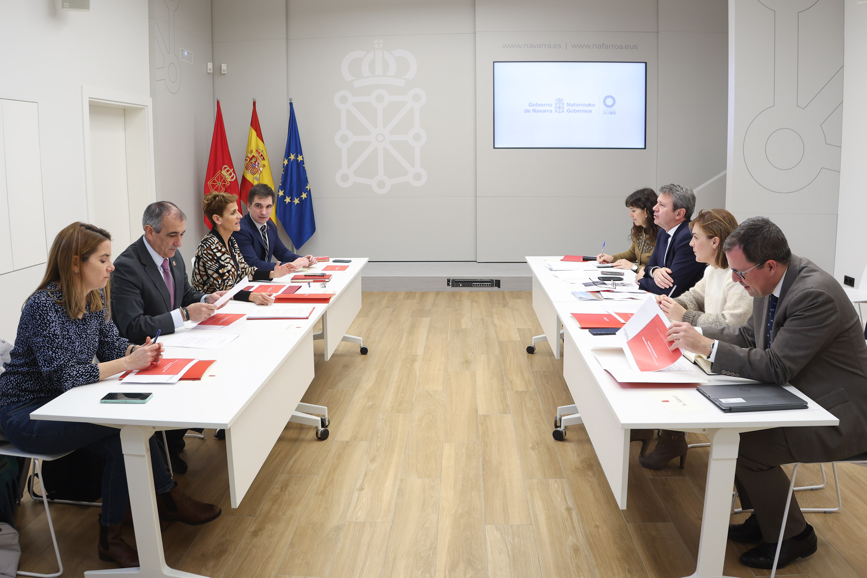 Imagen del artículo La Presidenta Chivite constata que el Gobierno de España mantiene su compromiso de financiación para infraestructuras estratégicas como el Tren de Altas Prestaciones y la N-121-A