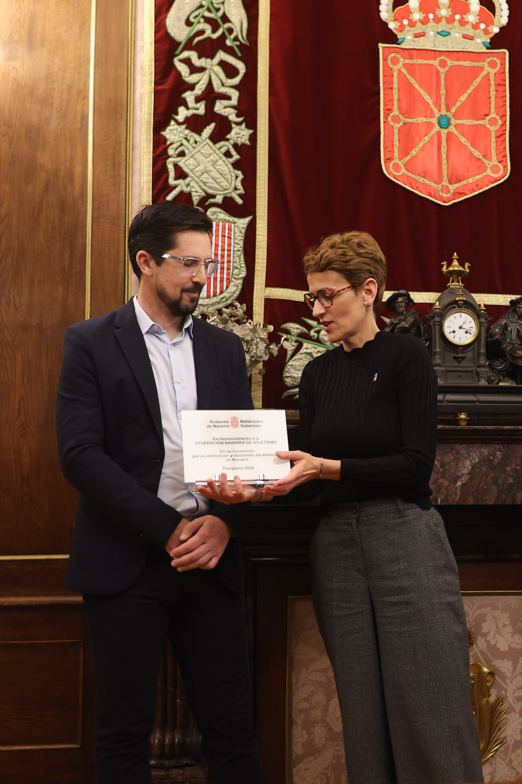 Imagen del artículo La Presidenta Chivite recibe a la Federación Navarra de Atletismo con motivo de su centenario