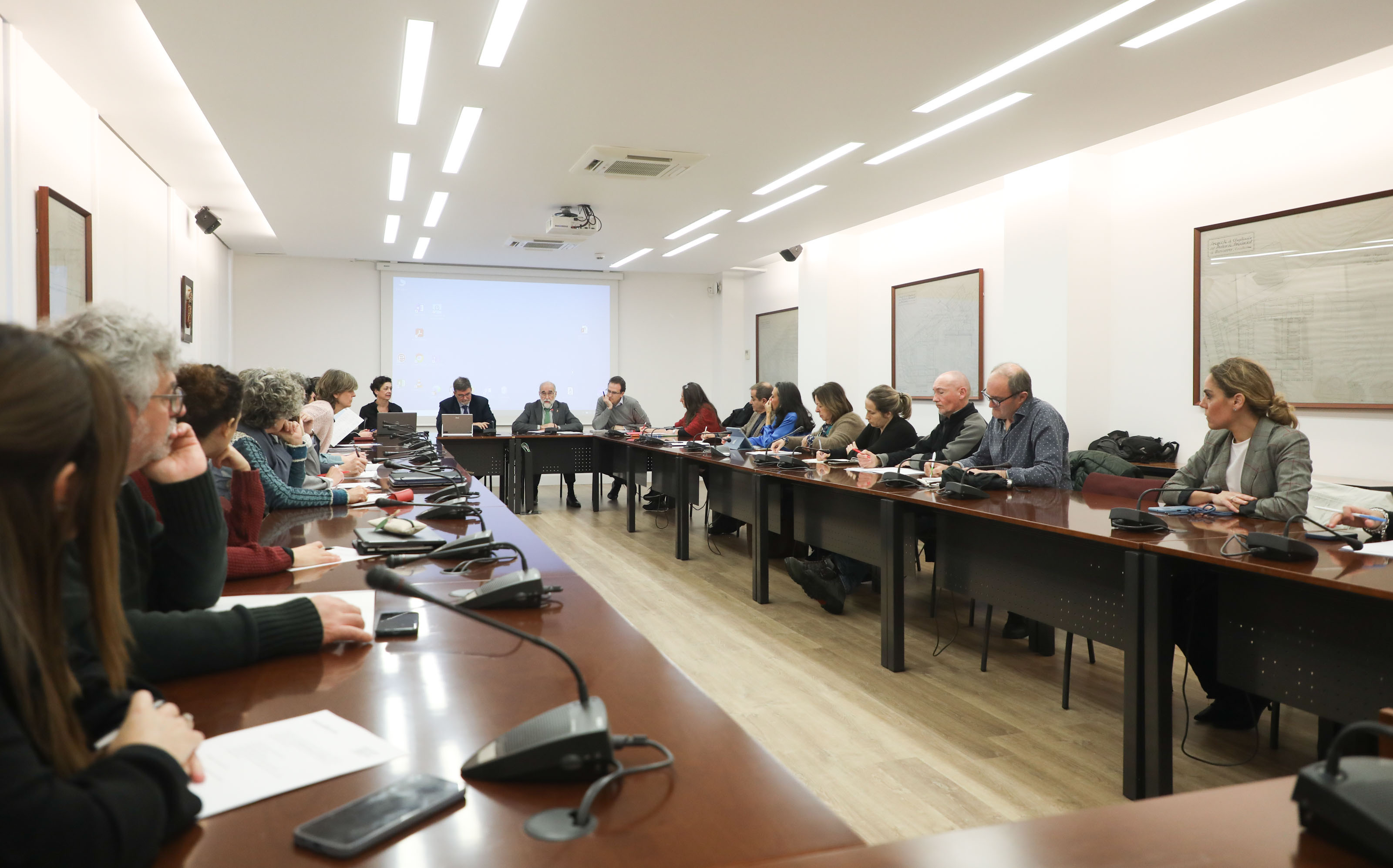 imagen Primera reunión del Consejo Navarro de Salud de la legislatura presidida por el consejero de Salud, Fernando Domínguez. 