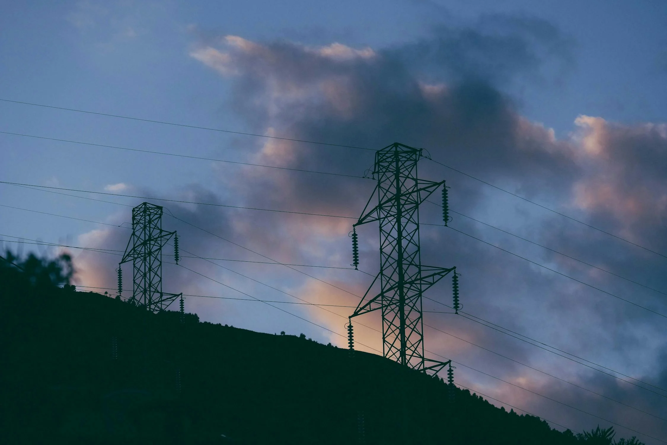 Imagen del artículo Industria autoriza la instalación de una línea de alta tensión y la ejecución de una subestación en Tierra Estella, que ayudará a solventar los problemas de la red eléctrica en esta merindad