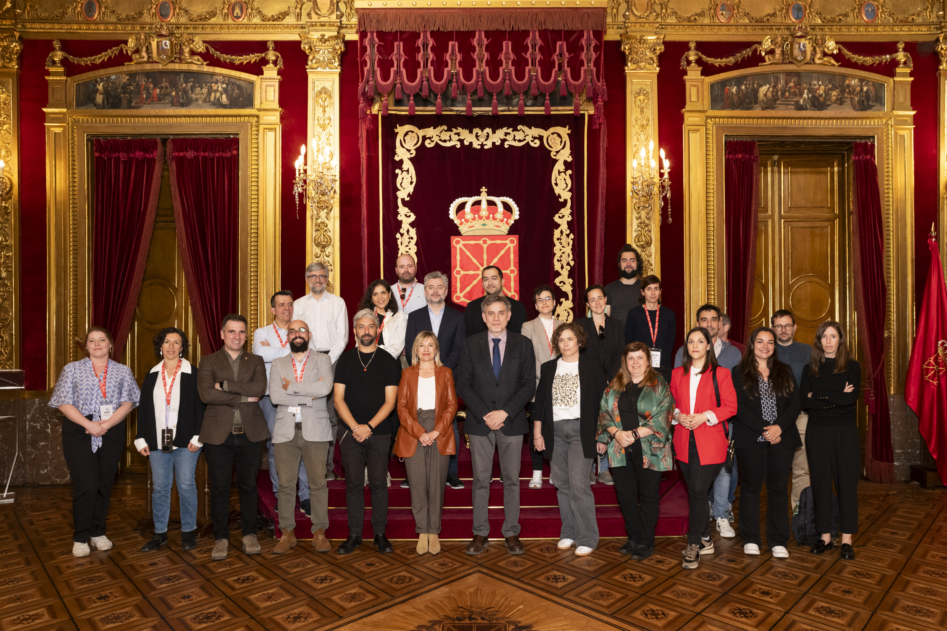 imagen Foto de grupo de las delegación de Iberifier en el Salón del Trono.