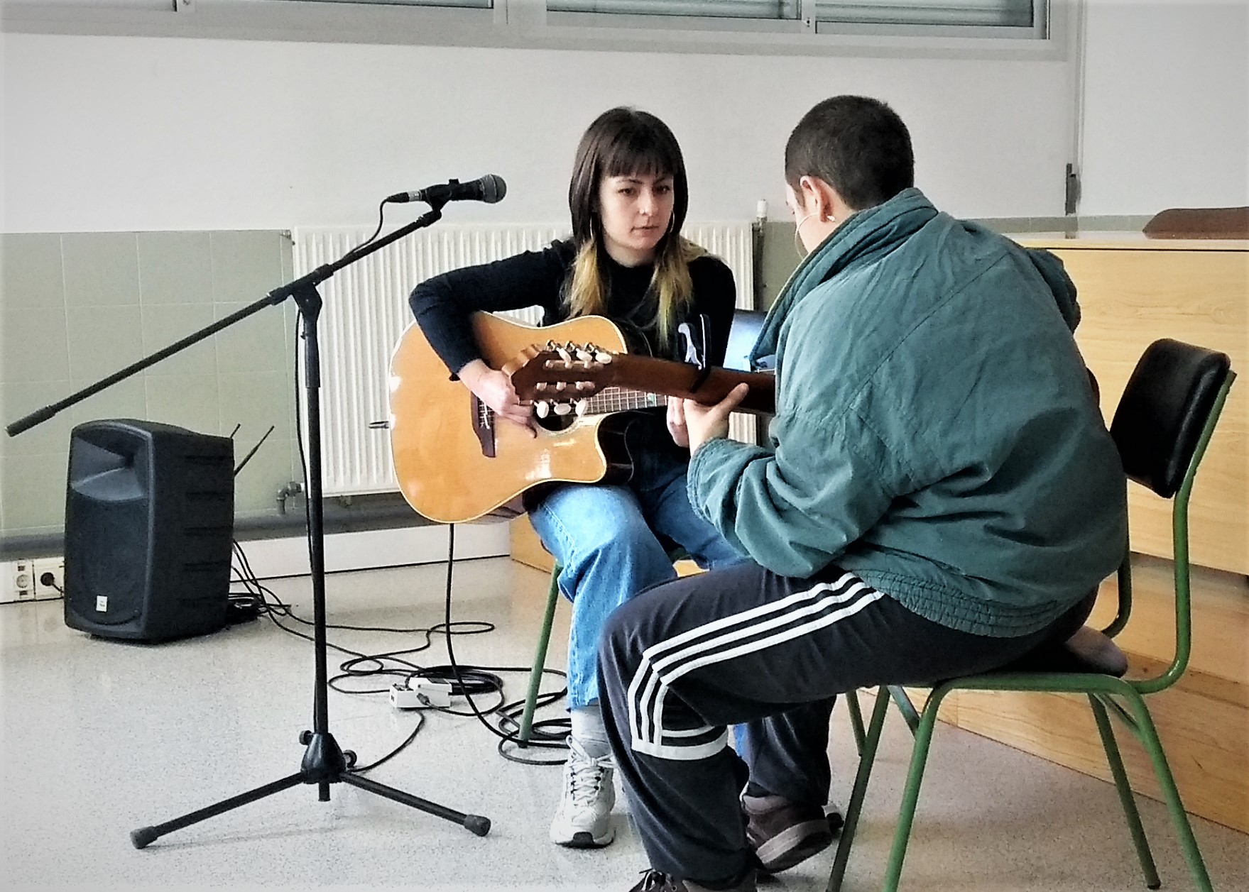 La iniciativa 'Musikariak ikastetxeetan' en el IES Alaitz. 