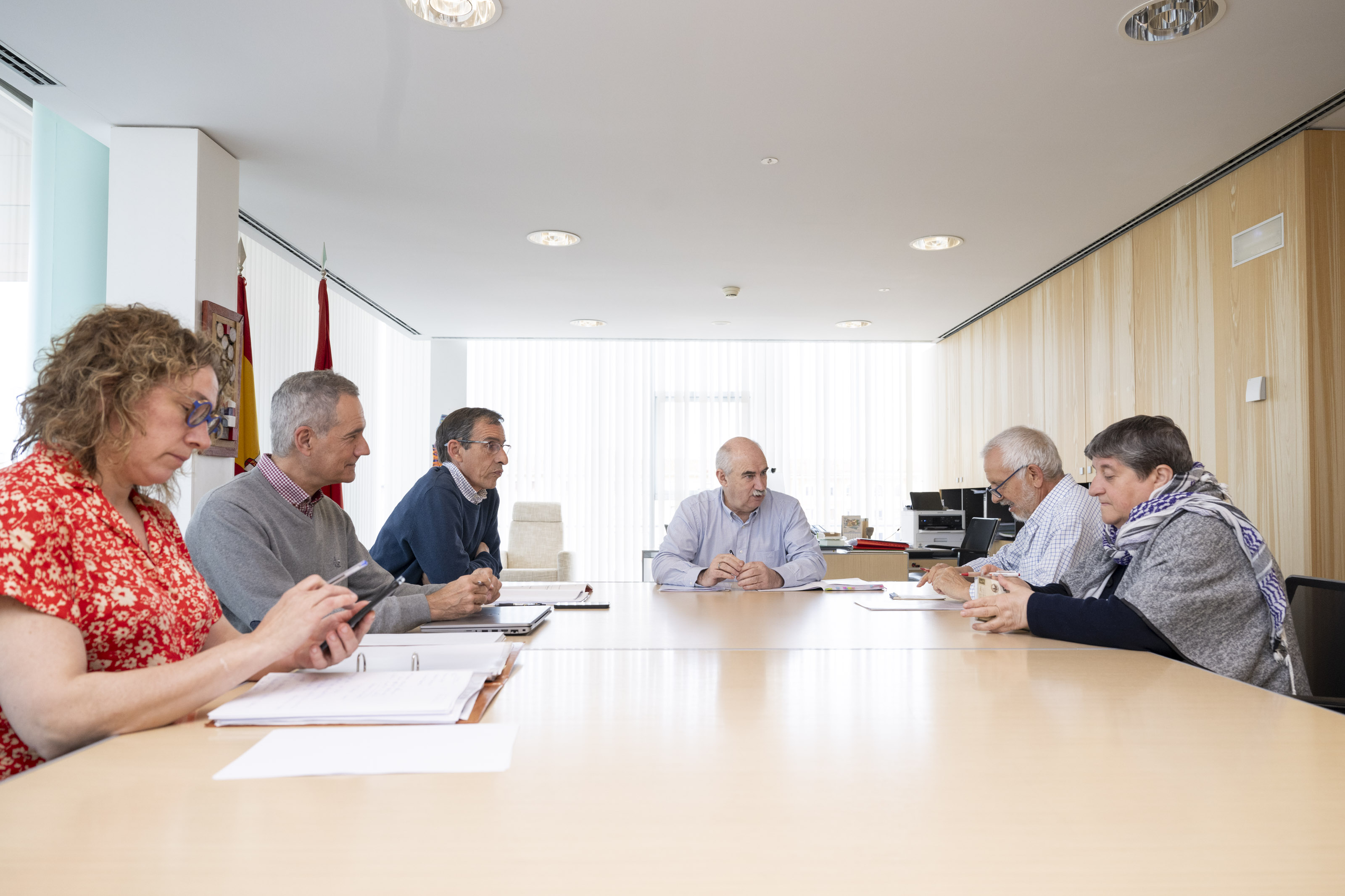 Imagen del artículo El Gobierno de Navarra inicia una investigación sobre los bienes comunales inmatriculados por la Iglesia 

Desarrollo Rural investiga cerca de 300 bienes de carácter comunal y firma un convenio con la FNMC para extender la investigación a los archivos municipales   	 		 		29/04/2025 		    		 			 			 				 						 							camera_alt