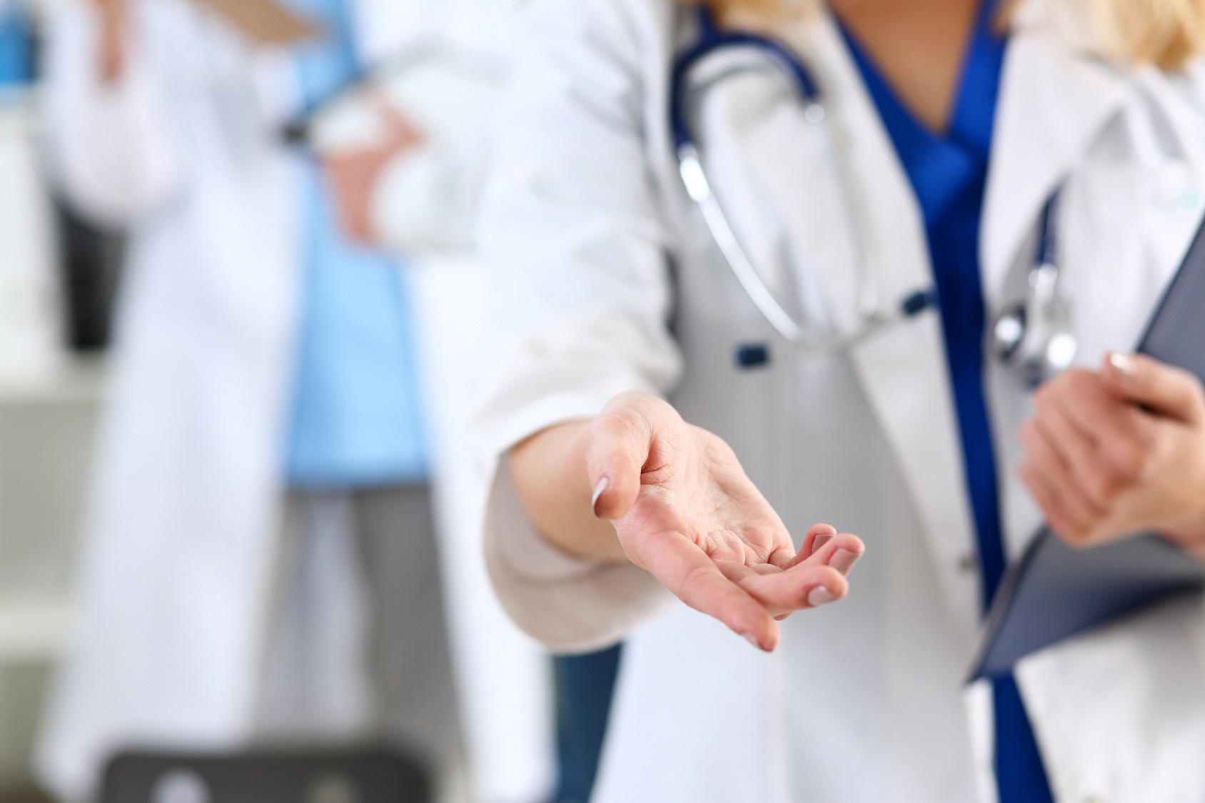 Imagen del artículo Adjudicadas las primeras plazas para los médicos internos residentes (MIR): el 73 elige Aparato Digestivo en el HUN y la primera plaza de Atención Primaria en Navarra es el 241 

Esta mañana se ha iniciado el proceso de asignación de plazas MIR 2025, en el que Navarra oferta 109 plazas en el sistema público   	 		 		05/05/2025 		    		 			 			 				 						 							camera_alt