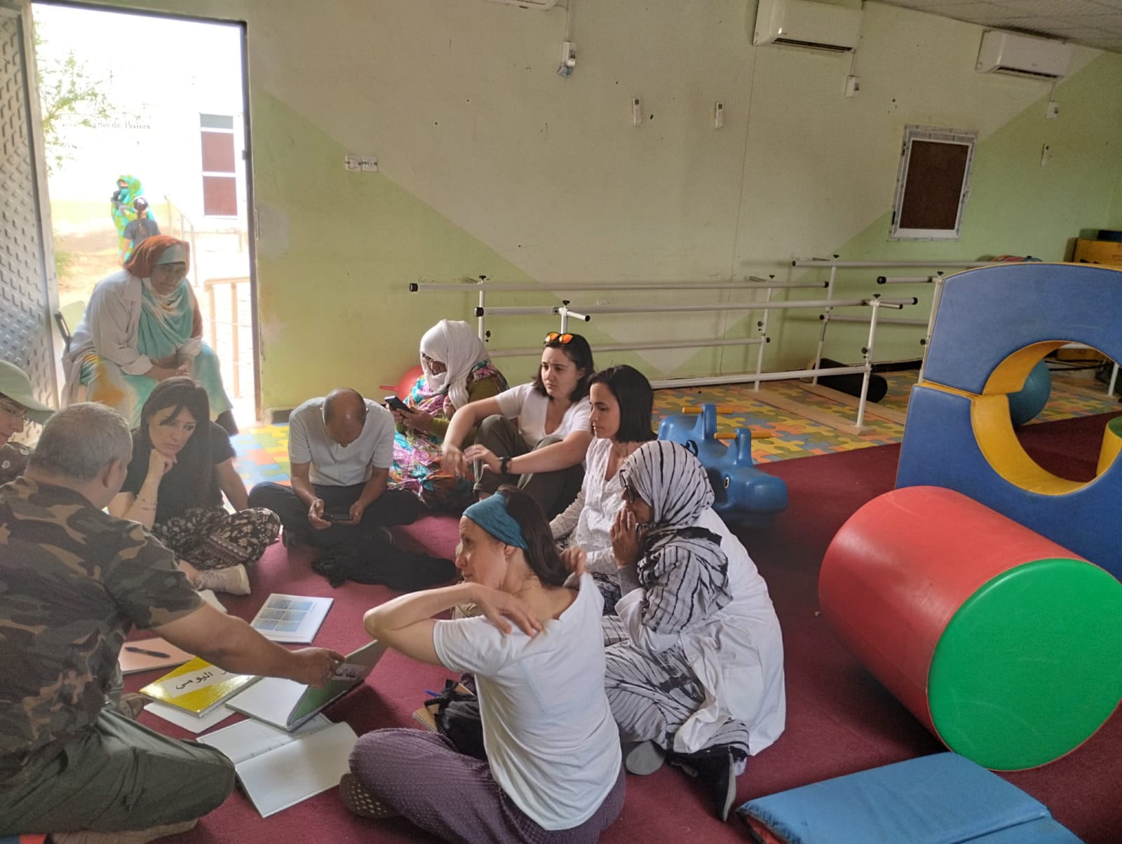 Imagen del artículo Navarra impulsa un proyecto para atención temprana de niños y niñas con dificultades de desarrollo en los campamentos saharauis 

Se trata del primer proyecto de cooperación al desarrollo liderado por directamente por técnicos del Gobierno foral   	 		 		13/05/2025 		    		 			 			 				 						 							camera_alt
