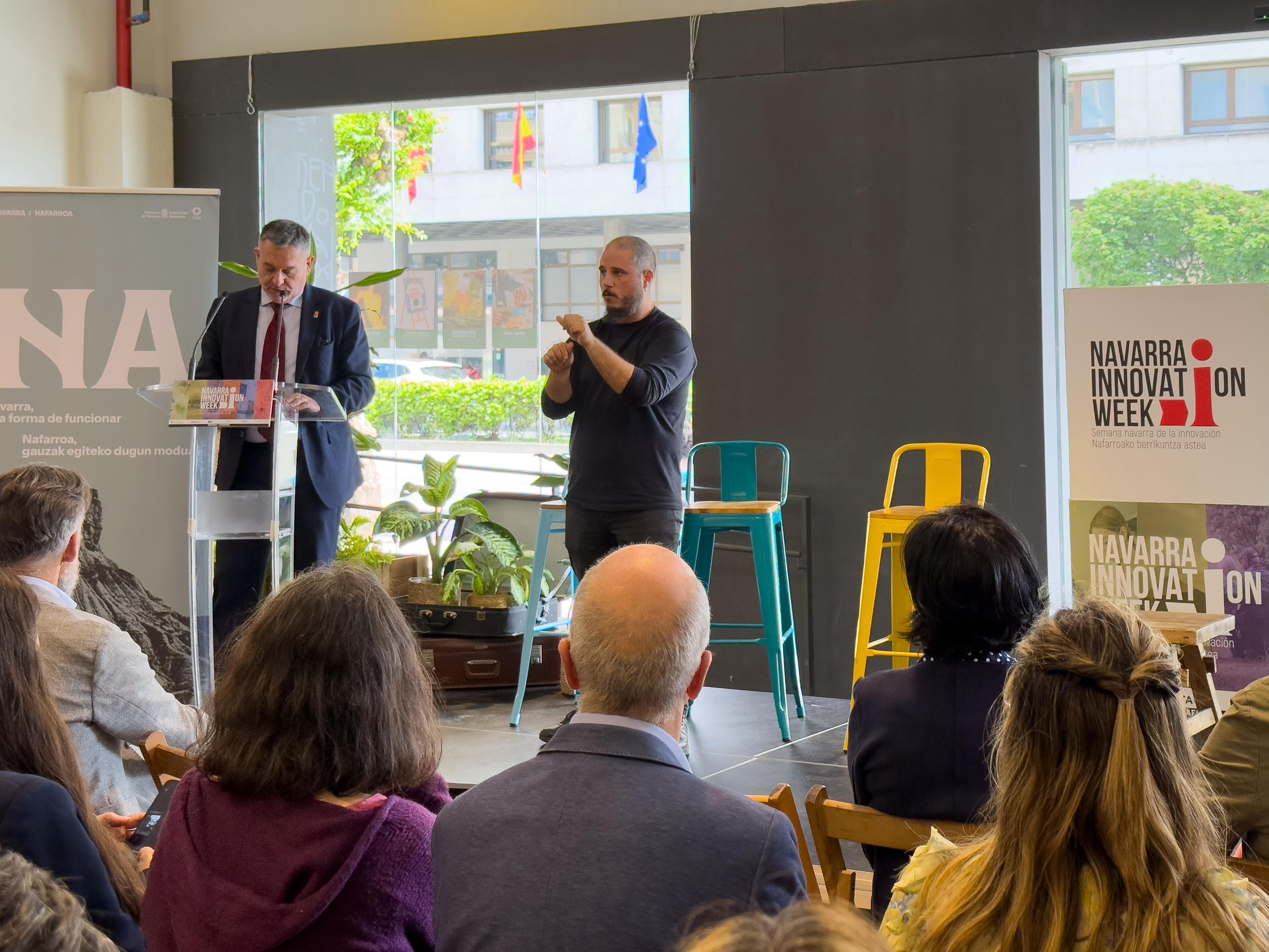 Imagen del artículo La Navarra Innovation Week llega a su ecuador poniendo el foco en la innovación social 

Geltoki ha acogido la tercera jornada de este evento, en la que se ha resaltado la importancia de la tecnología para mejorar la vida de las personas   	 		 		20/05/2025 		    		 			 			 				 						 							camera_alt