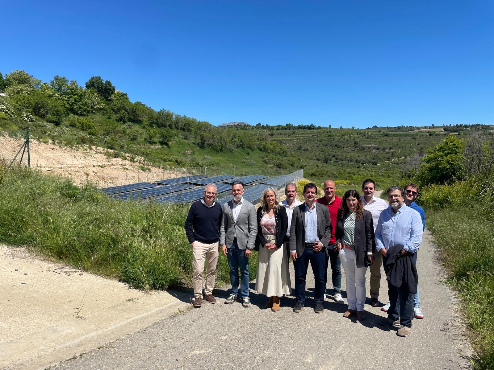 Imagen del artículo El consejero Irujo inaugura la nueva estación fotovoltaica de Bargota, subvencionada por el Gobierno con 70.388 euros La instalación dará servicio a 80 puntos de autoconsumo 26/05/2025 camera_alt