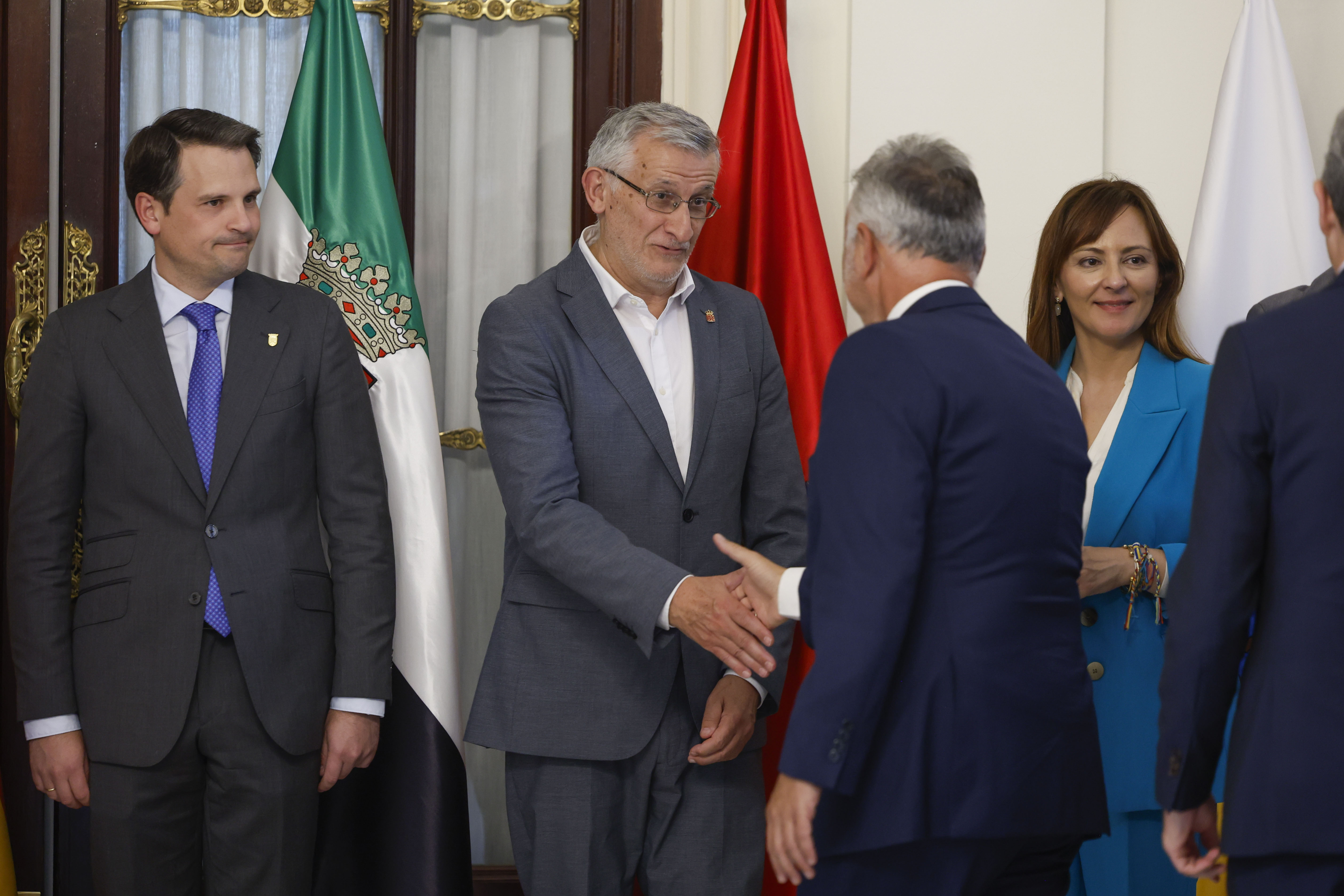 Imagen del artículo El vicepresidente Taberna apela a las Comunidades Autónomas gobernadas por el PP a restablecer unos mínimos de consenso institucional Félix Taberna ha participado en el Comité Preparatorio de la próxima Conferencia de Presidentes, que ha concluido sin un consenso sobre los temas a debatir el próximo 6 de junio 28/05/2025 camera_alt videocam