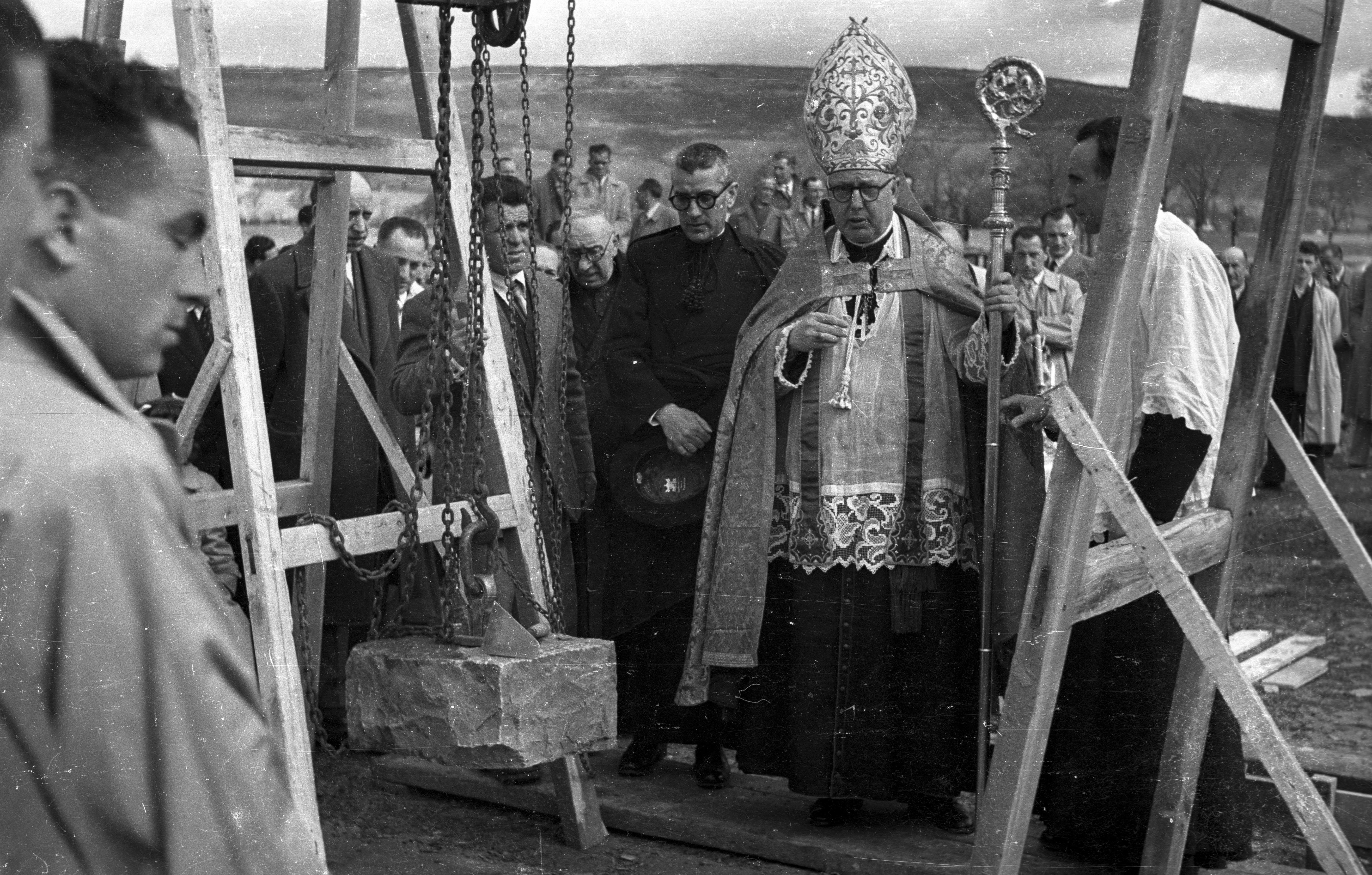 Imagen del artículo El Archivo de Navarra dedica su microexposición de junio al 75º aniversario de la Txantrea Exhibe a partir de este lunes fotografías tomadas por el fotorreportero José Galle sobre los inicios del barrio pamplonés en los años 50 01/06/2025 camera_alt