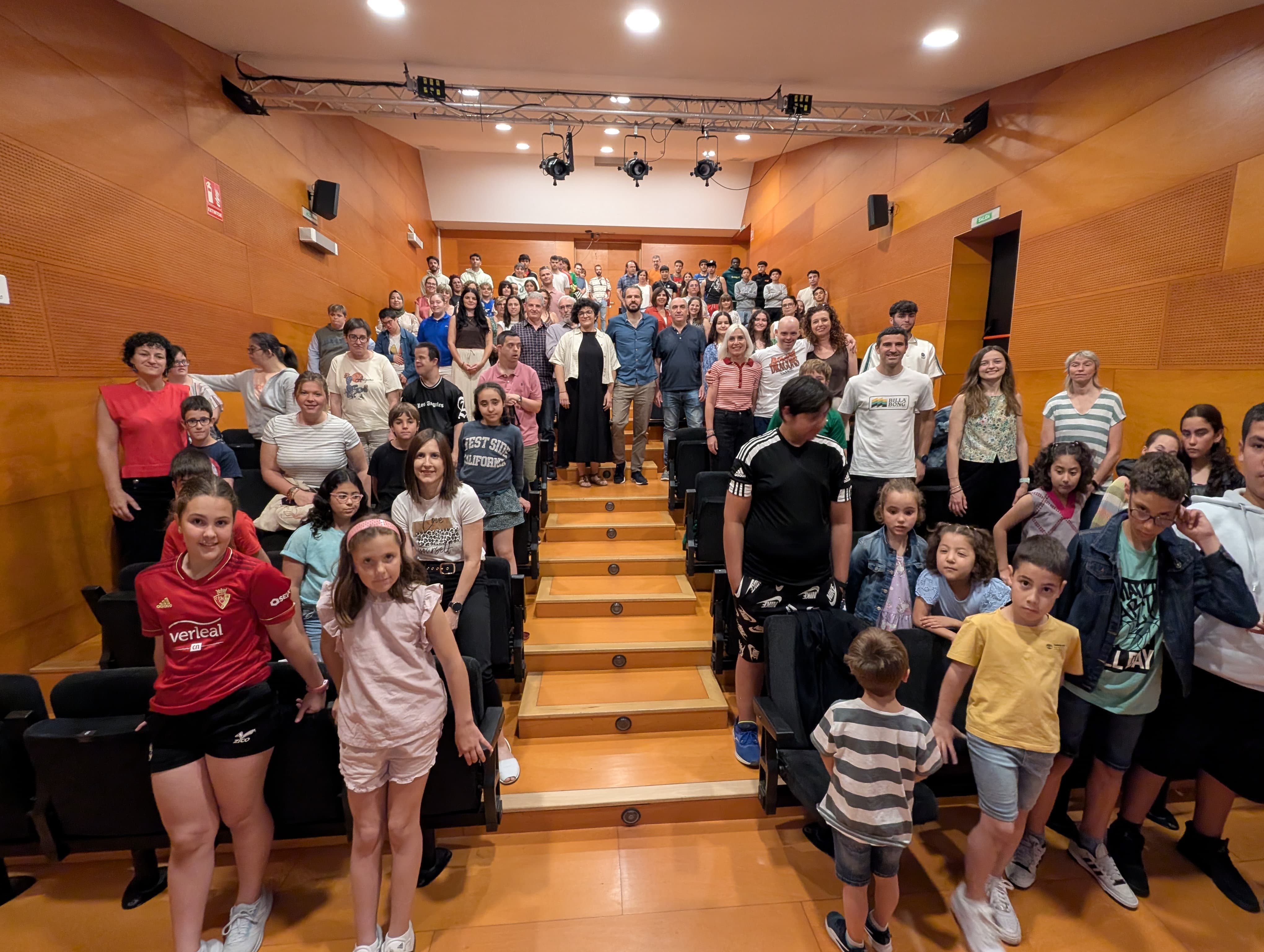 Imagen del artículo Presentados los proyectos ganadores del III Certamen de Aprendizaje y Servicio Solidario Centros educativos y asociaciones de Navarra han presentado los resultados de ocho iniciativas desarrolladas durante 2025 que combinan el compromiso pedagógico con la acción comunitaria 30/05/2025 camera_alt