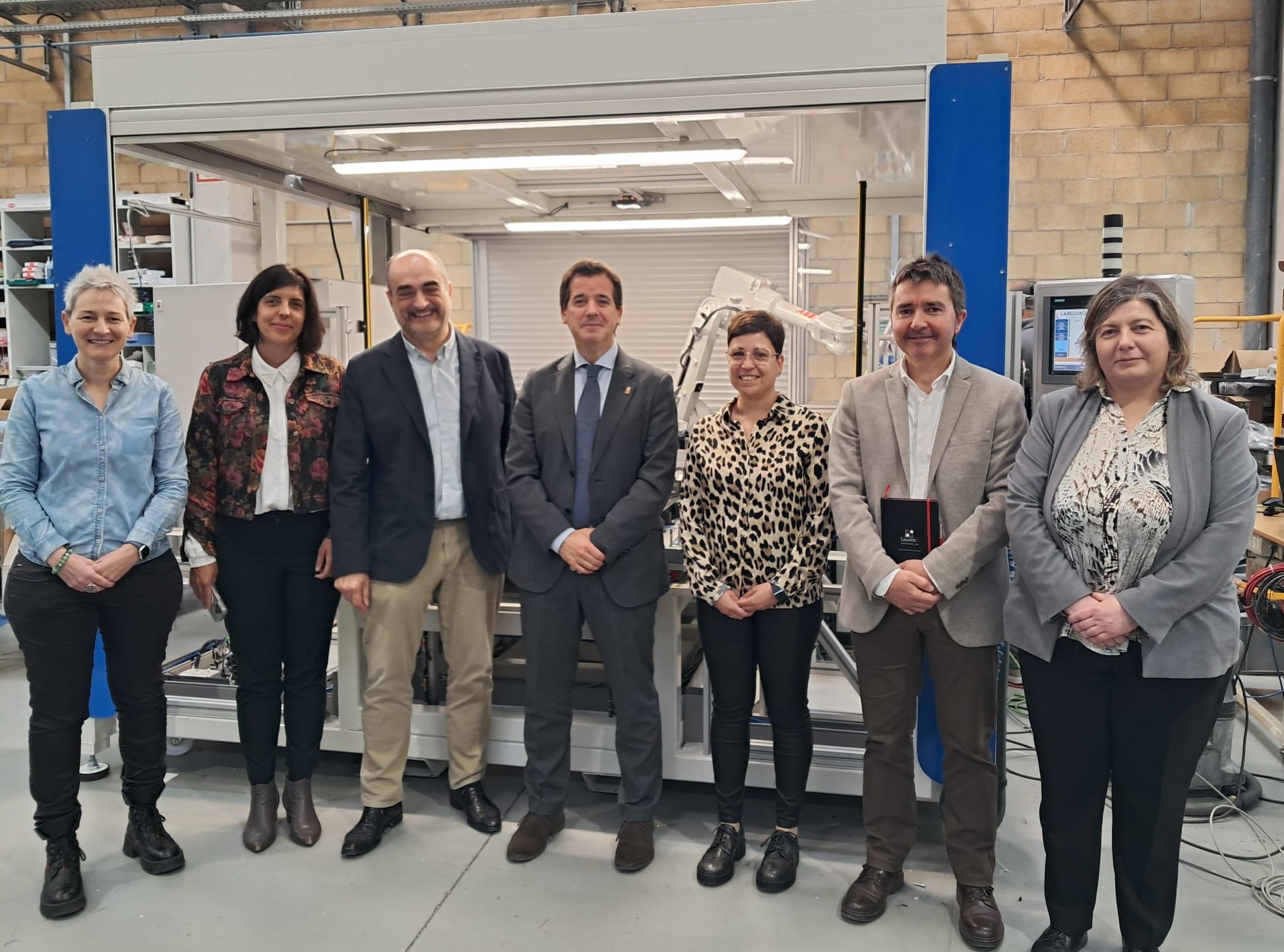 Imagen del artículo El consejero Irujo destaca la formación continua y la tecnología puntera de la empresa de ingeniería Largoiko, de Villatuerta La firma, que ha recibido ayudas del Gobierno foral por 85.858 euros, se encuentra en pleno proceso de crecimiento y expansión en Estados Unidos 03/06/2025 camera_alt