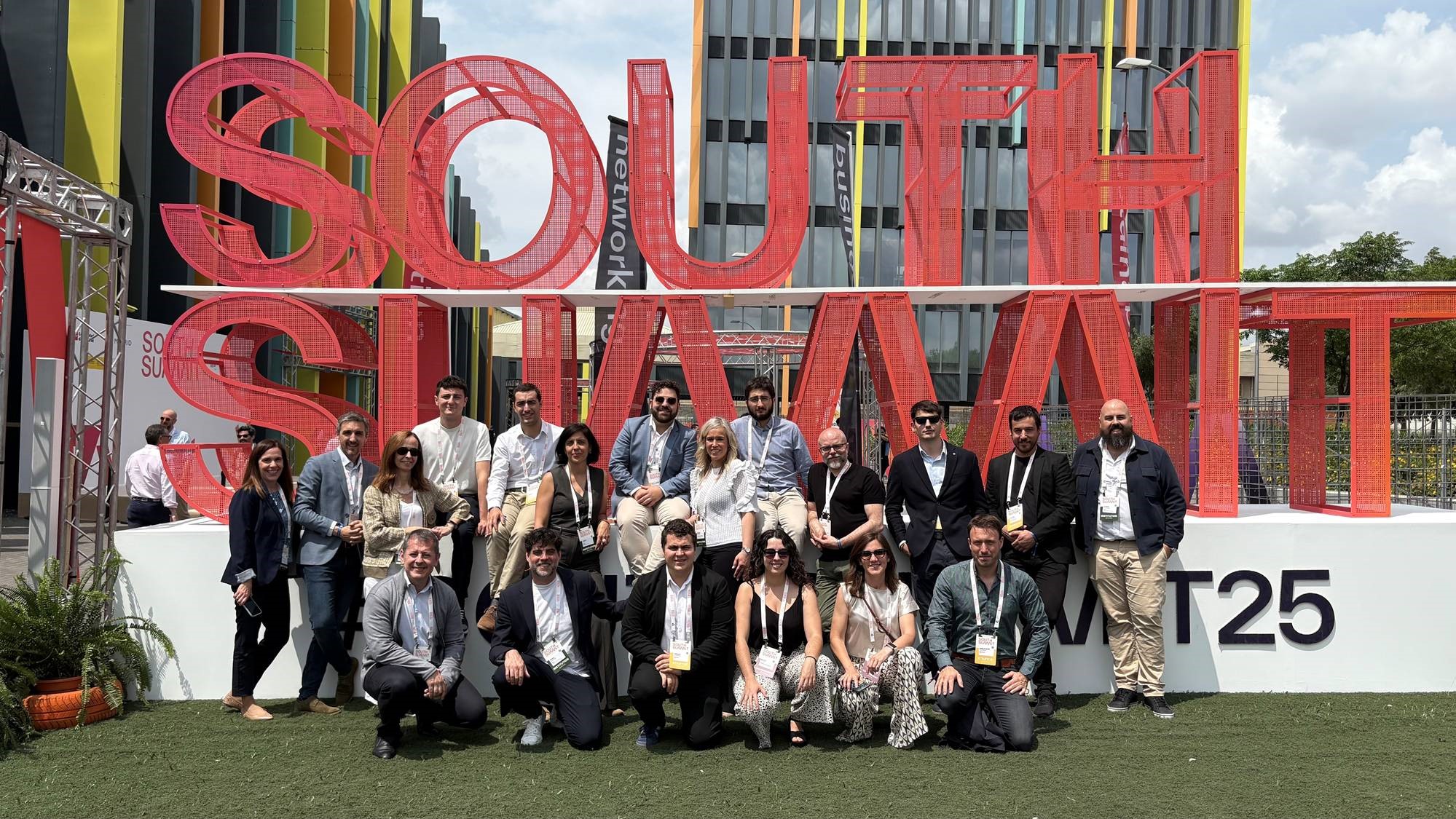 Imagen del artículo Industria presenta las ventajas que Navarra ofrece a las startups digitales en South Summit, el mayor evento del sur de Europa sobre innovación abierta y emprendimiento CEIN ha acudido a la feria con un stand en el que están presenten las empresas Allbiotech, Batai, Critical Match, Human AI, Nearsolid, Uraphex, Yenxa, Ysium medical y Zaindari 04/06/2025 camera_alt