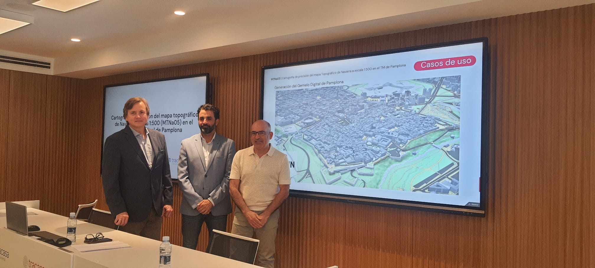 Imagen del artículo El Gobierno foral y el Ayuntamiento de Pamplona estrenan una cartografía actualizada, de gran calidad y precisión y pionera a nivel nacional Es una herramienta de referencia para el urbanismo, las obras, el tráfico, la seguridad o el medioambiente, abarca 2.637 hectáreas del término municipal de Pamplona y es accesible para el público en general 13/06/2025 camera_alt