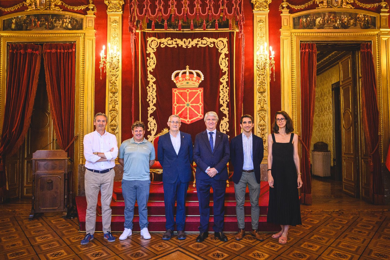 Imagen del artículo El vicepresidente Taberna recibe a Jorge Viegas, presidente de la Federación Internacional de Motociclismo Taberna ha destacado la capacidad de Navarra para ser anfitriona de eventos internacionales que combinan espectáculo, innovación y valores deportivos 17/06/2025 camera_alt