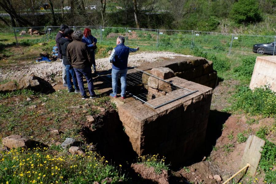 Imagen del artículo El Gobierno de Navarra declara Bien de Interés Cultural la zona arqueológica de la presa romana de Mues Fechado en los siglos I y II d. C., este yacimiento de Tierra Estella es una de las muestras de la ingeniería civil mejor conservadas de la época y se adecuará este año para abrirla al público 02/07/2025 camera_alt