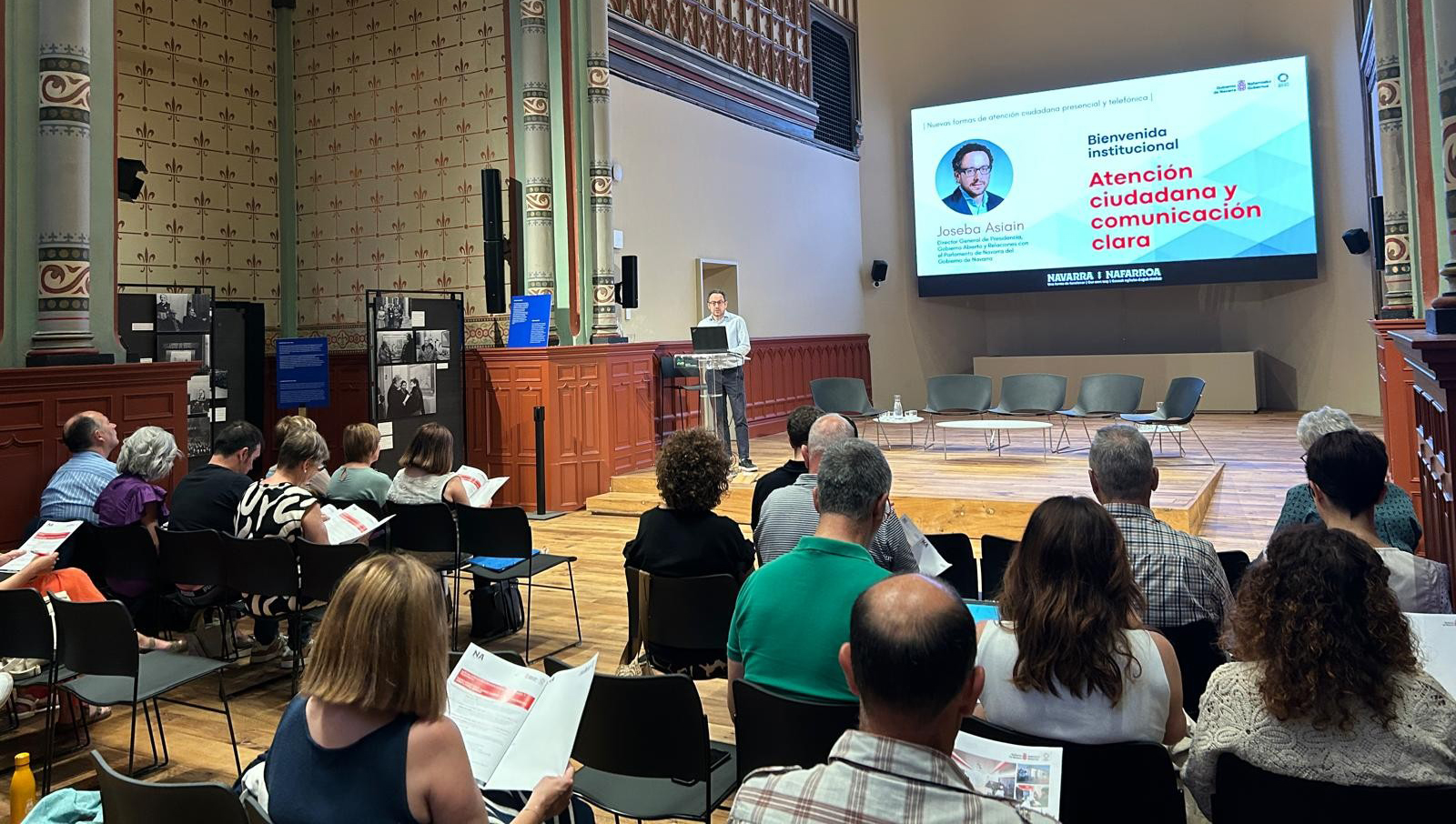 Imagen del artículo Navarra impulsa un modelo de atención ciudadana basado en la proximidad y la claridad El Ejecutivo foral organiza la primera jornada sobre Comunicación Clara en Atención Ciudadana, centrada en mejorar los modelos de atención presencial y telefónica 03/07/2025 camera_alt