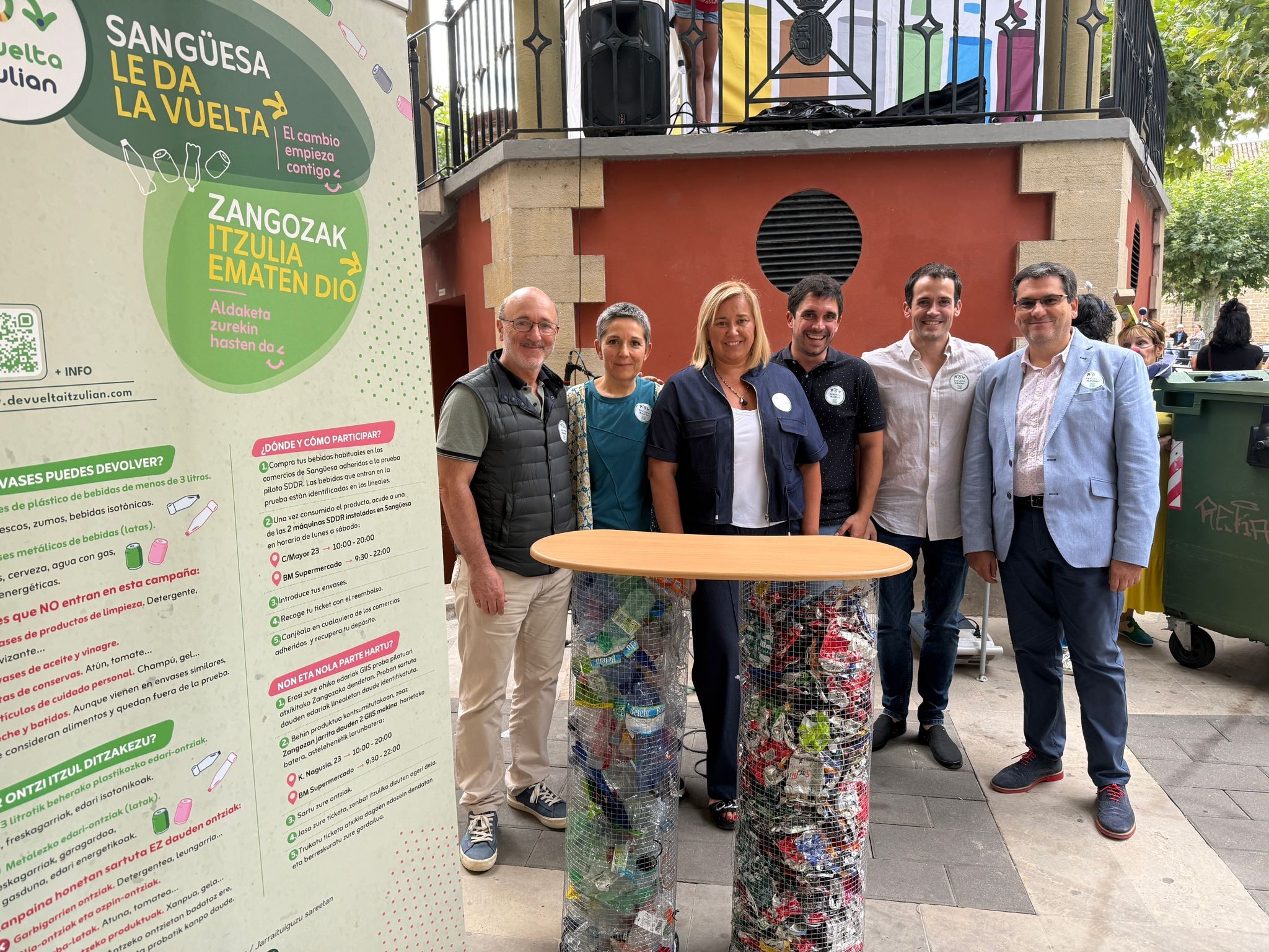 Imagen del artículo Sangüesa recupera más de 200.000 envases en tres meses de funcionamiento del pionero sistema de retorno de botellas y latas El proyecto piloto impulsado en esta localidad por Medio Ambiente, en colaboración con la Mancomunidad, concluye con una participación ciudadana ejemplar y resultados muy positivos 29/08/2025 camera_alt