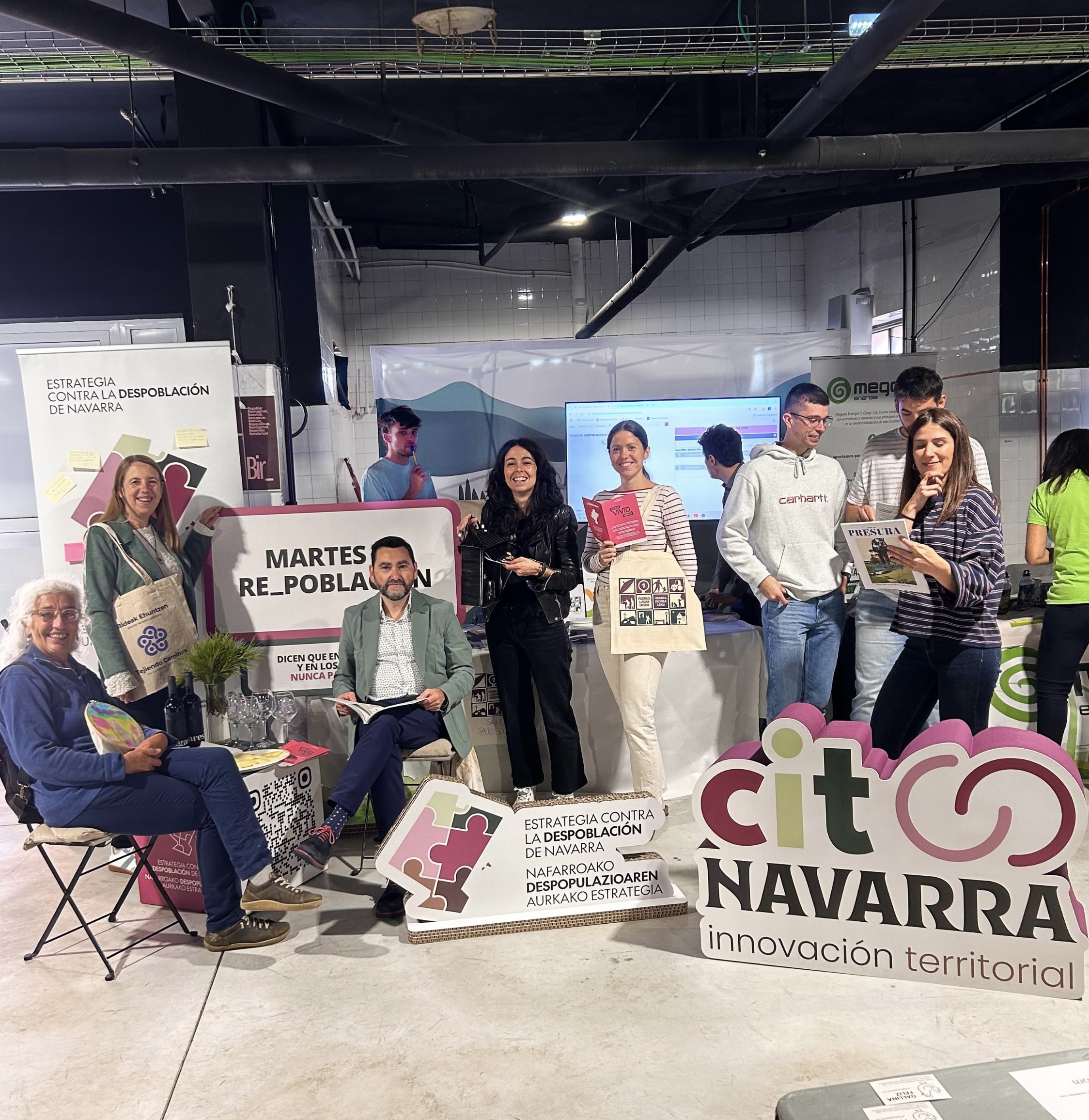 imagen Jesús Mari Rodríguez, sentado en el centro, durante su participación en la Feria Presura. 