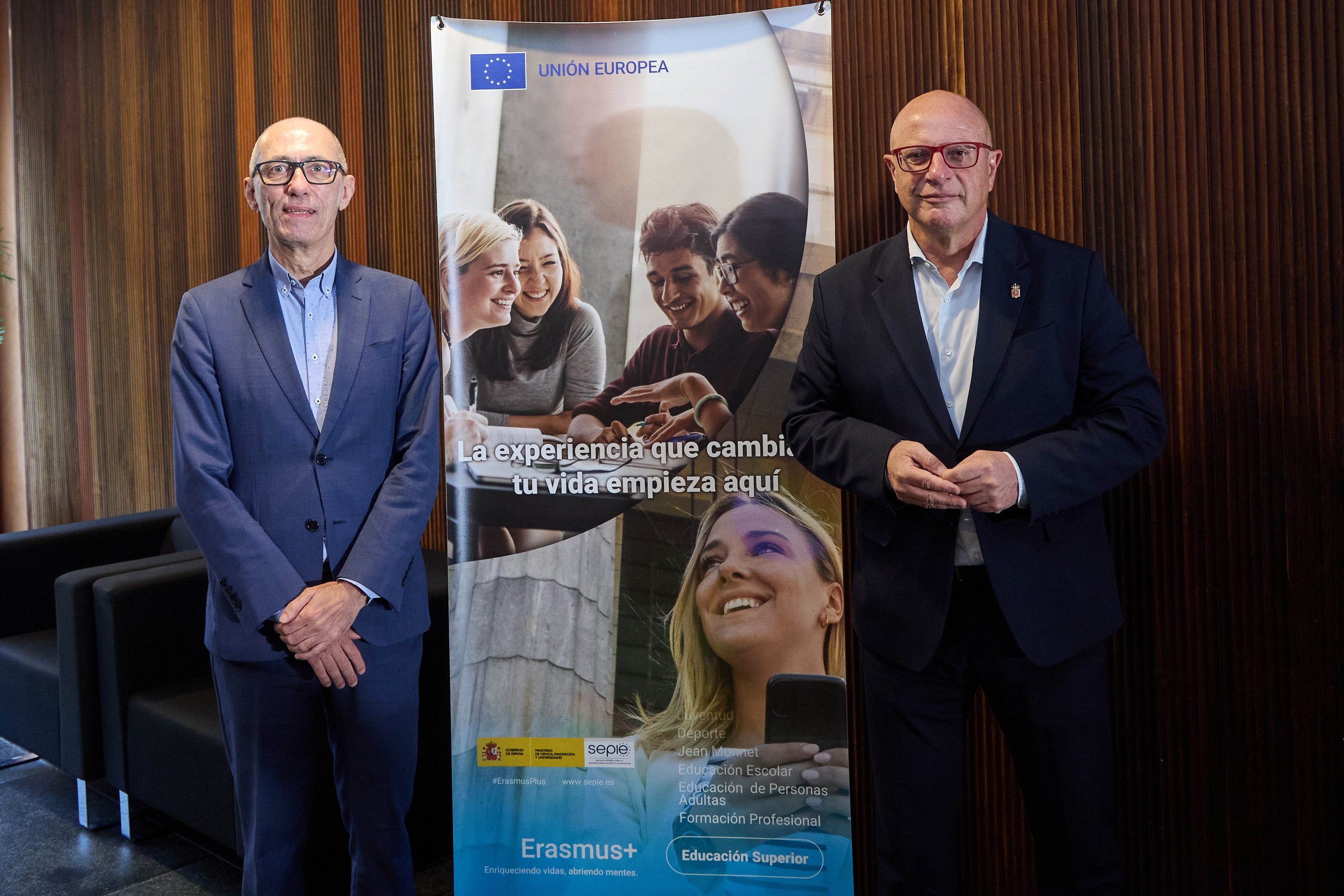 imagen El consejero de Educación, Carlos Gimeno, y el director de la Unidad de Educación Superior SEPIE, José Manuel González, en el inicio de la jornada. 