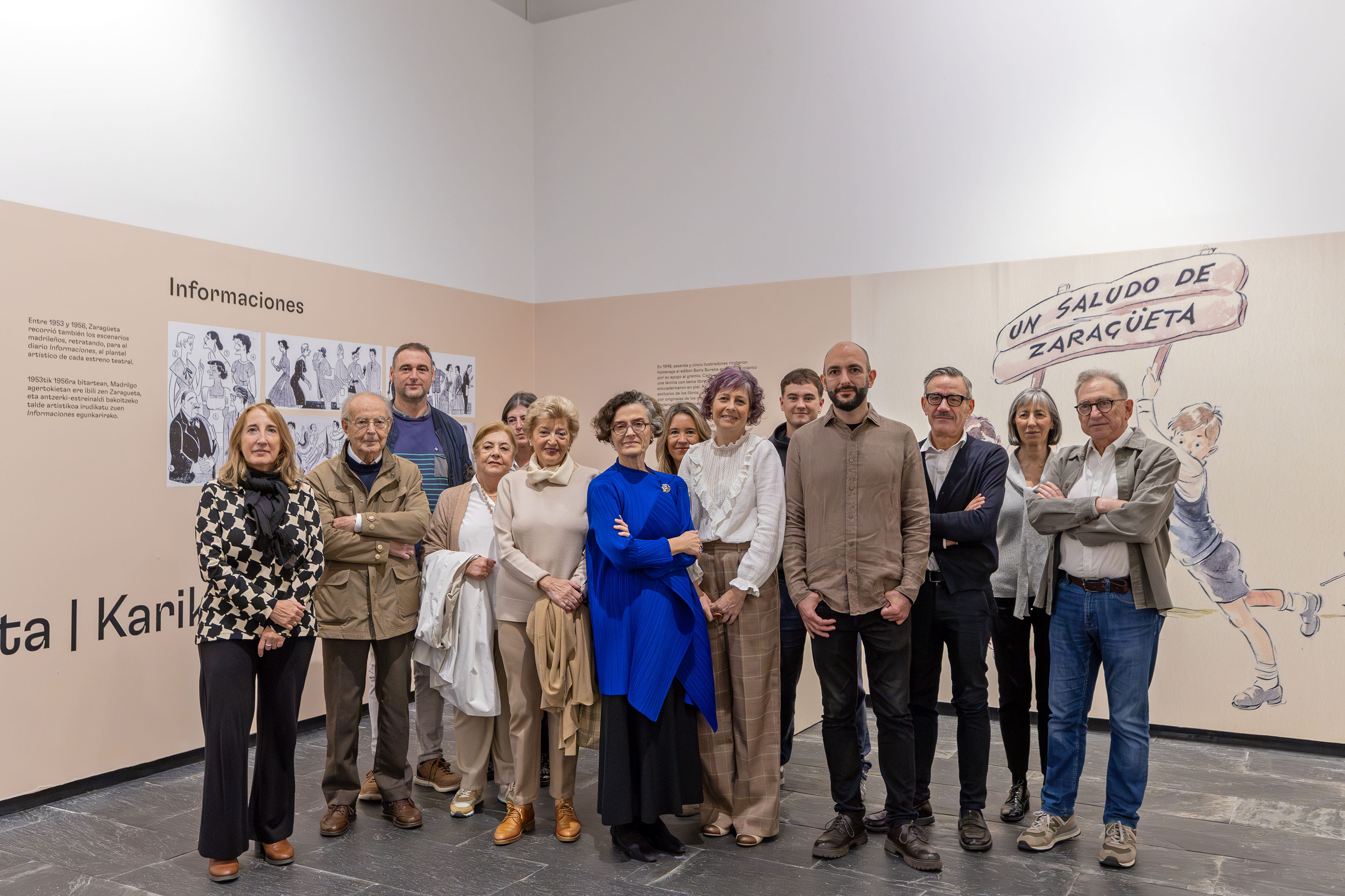 imagen La consejera Esnaola, junto a la directora del Museo de Navarra, Mercedes Jover, el comisario de la exposición, Javier Pérez de Zabalza, personal del museo, prestatarios de la muestra y familiares de Zaragüeta