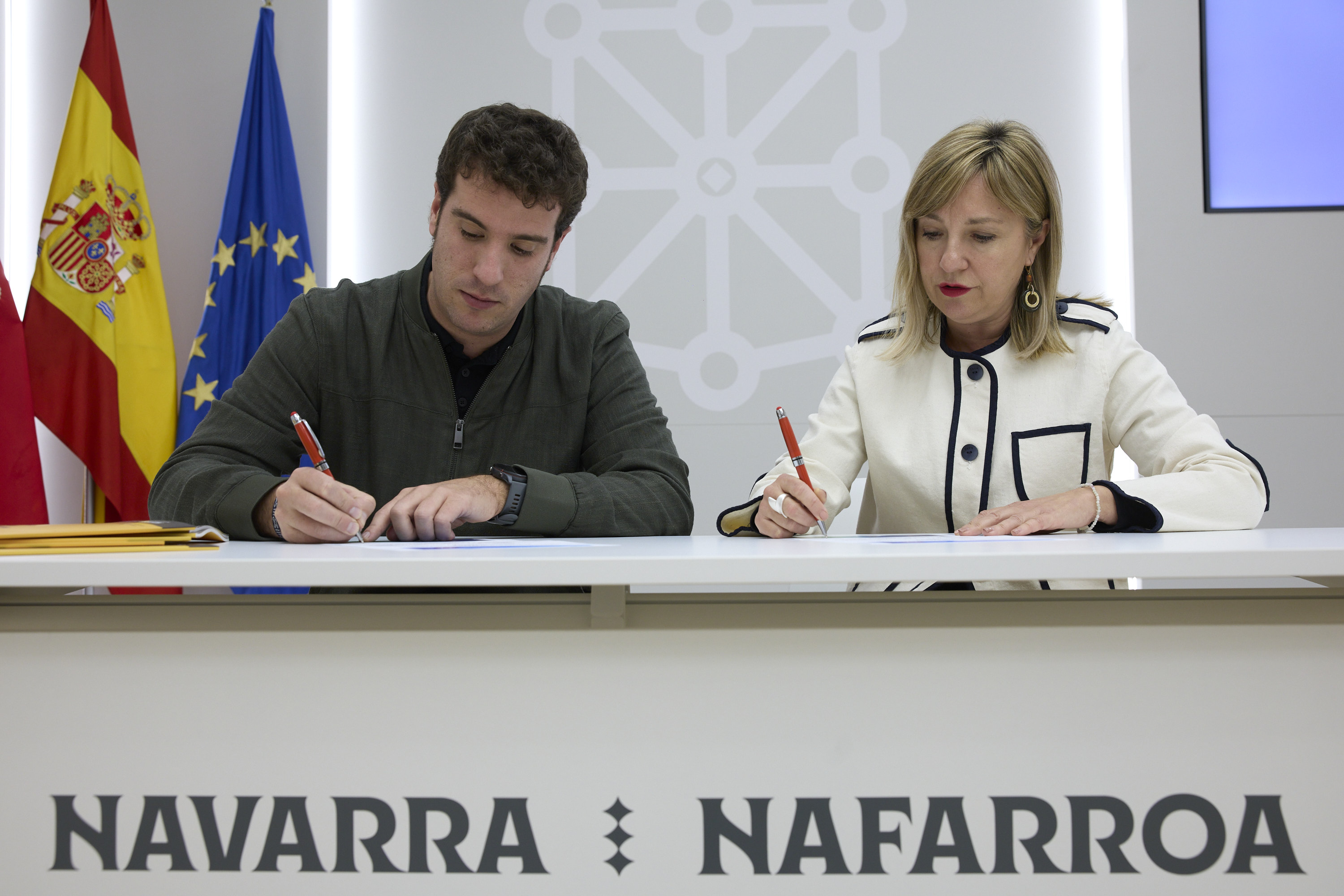 imagen El Gobierno de Navarra y la Federación Navarra de Municipios y Concejos firman el Pacto por la Movilidad Segura y Sostenible