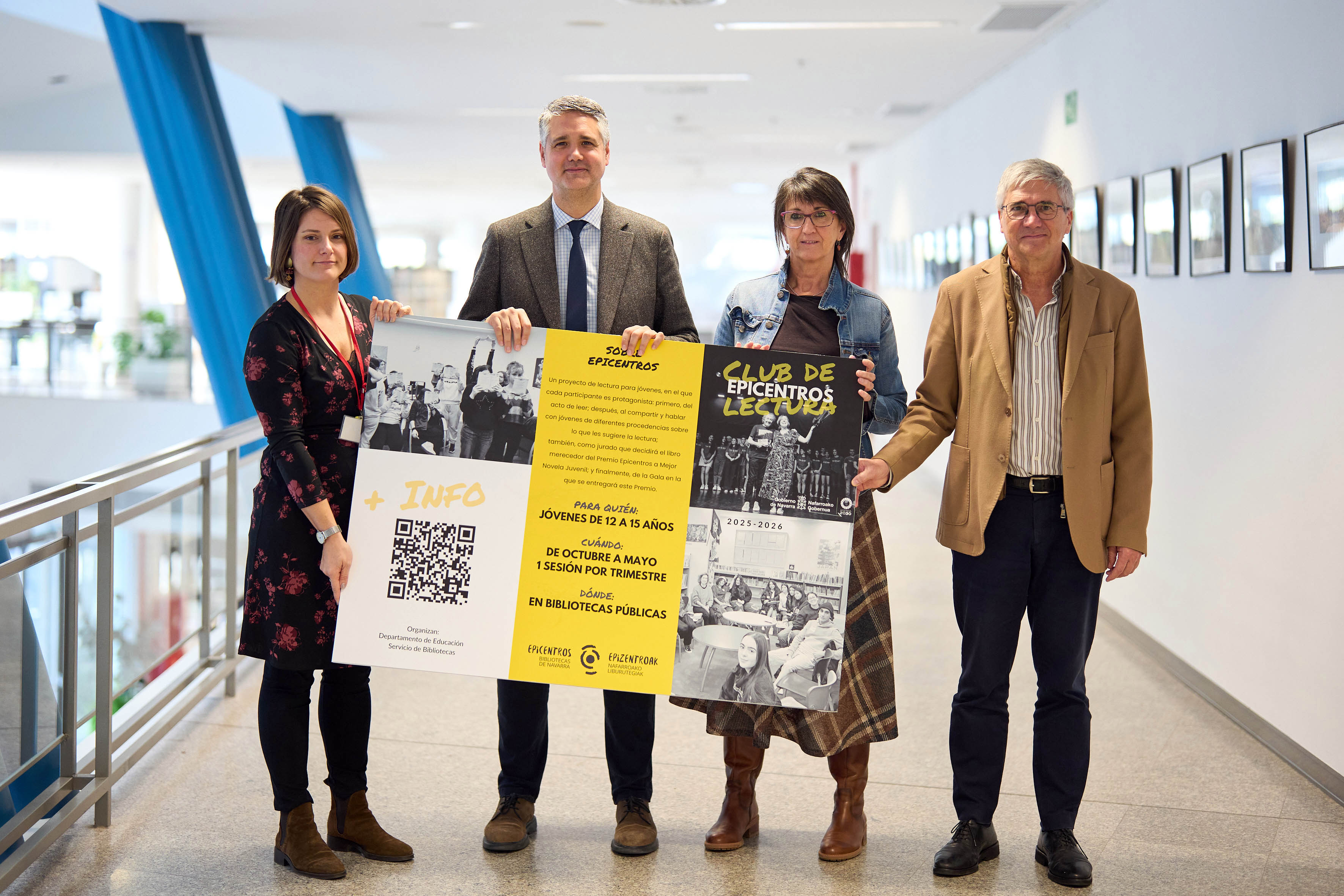 Ezkerretik eskuinera: Iosune Ojer, Liburutegi Proiektuen Bulegoko burua; 
Ignacio Apezteguía, Kulturako zuzendari nagusia; Clara Flamarique, 
Liburutegi Zerbitzuko zuzendaria; eta Gil Sevillano, Hezkuntzako zuzendari 
nagusia.