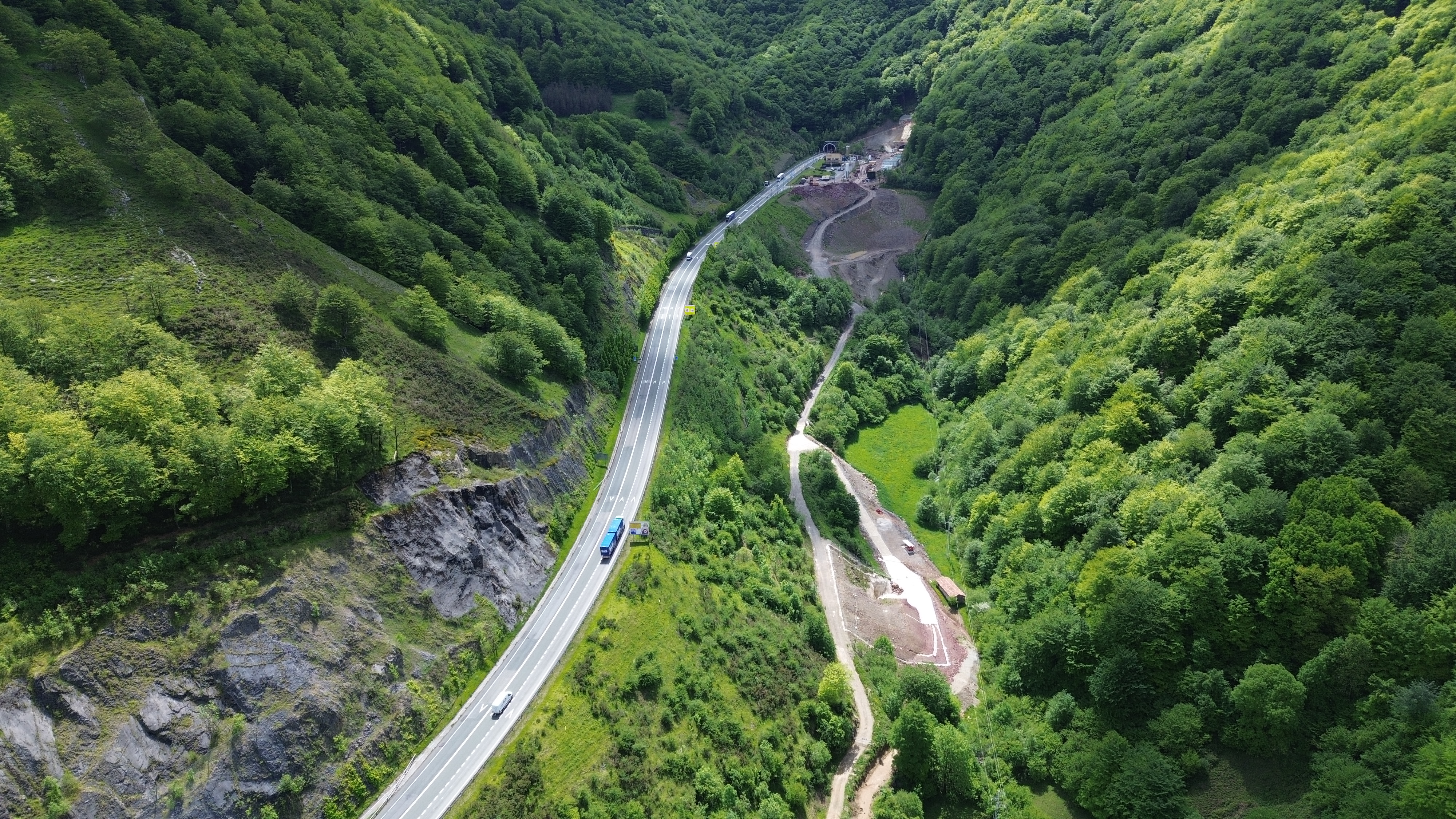 imagen N-121-A a la altura de la boca norte del túnel de Belate.&nbsp;