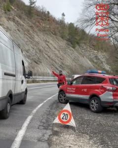 <p align="center" style="text-align:center"><span style="font-size:11pt"><span style="line-height:normal"><span style="text-autospace:none"><span style="font-family:Calibri,sans-serif"><i>Control preventivo de este fin de semana. </i></span></span></span></span></p>
