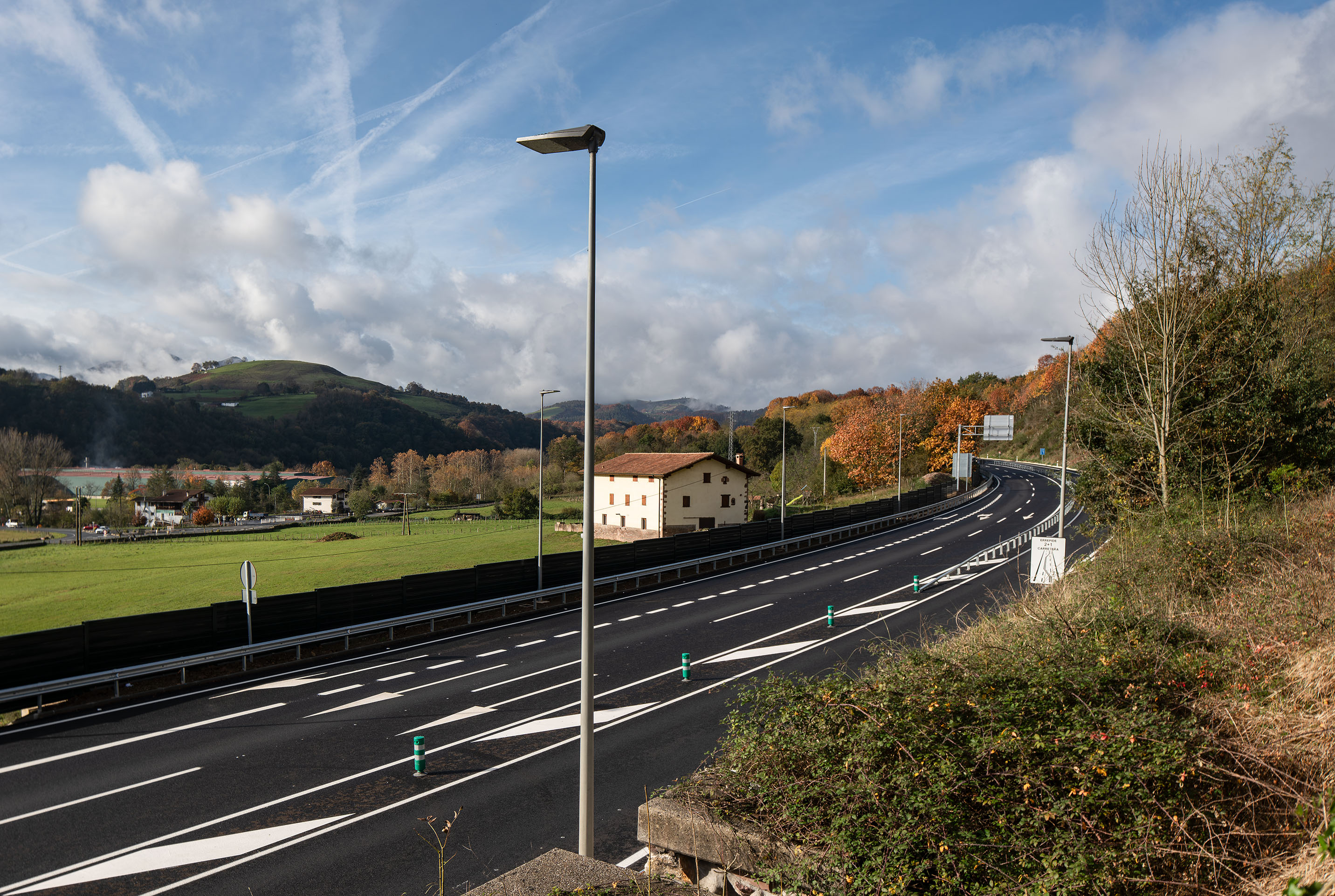 imagen Imagen de la N-121-A a su paso por Sunbilla.