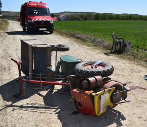 <p><i><span lang="ES-TRAD" style="font-size:11.0pt"><span style="line-height:107%"><span style="font-family:"Calibri",sans-serif">Accidente en Falces donde resultaba herido grave un hombre de 83 años </span></span></span></i>&nbsp;&nbsp;&nbsp;&nbsp;&nbsp;&nbsp;&nbsp;&nbsp;&nbsp;&nbsp;&nbsp;&nbsp;</p>
