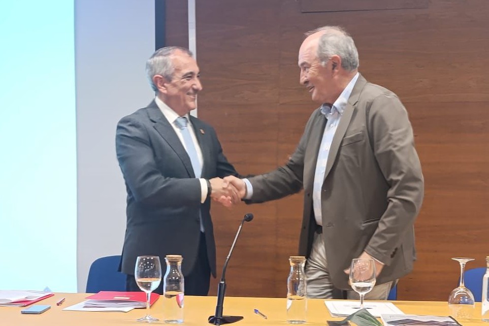 imagen Reunión del consejero Chivite con la Comunidad de Regantes. 